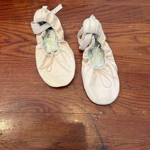 Cecilia Kerche ballet shoes size 4 1/2